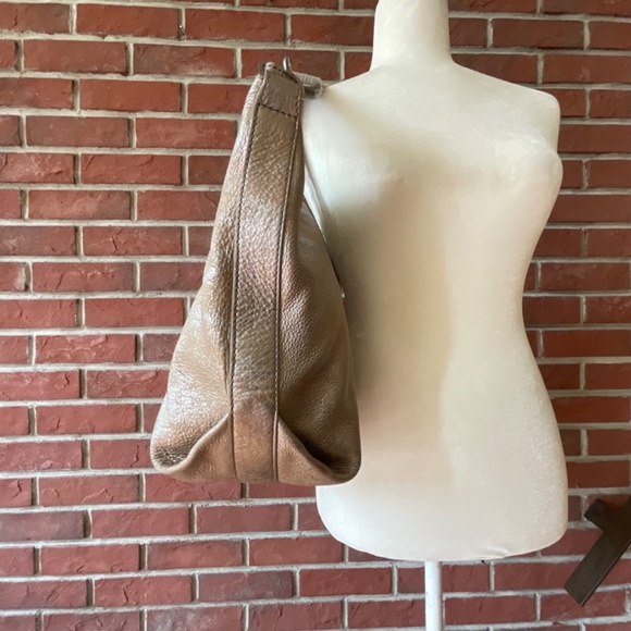 •Ecco Beige Genuine Pebble Leather Silver Metallic Weekender Tote Travel Bag - Picture 15 of 16